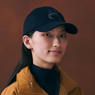 美品 HERMES セリエボタン コーデュロイキャスケット 58 濃紺 1061 キャスケット 《マックス・デシェネ》 | Hermès - エルメス-公式サイト